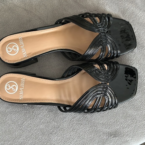 Women Black Patent Slip On Flat Sandals - Picture 5 of 5